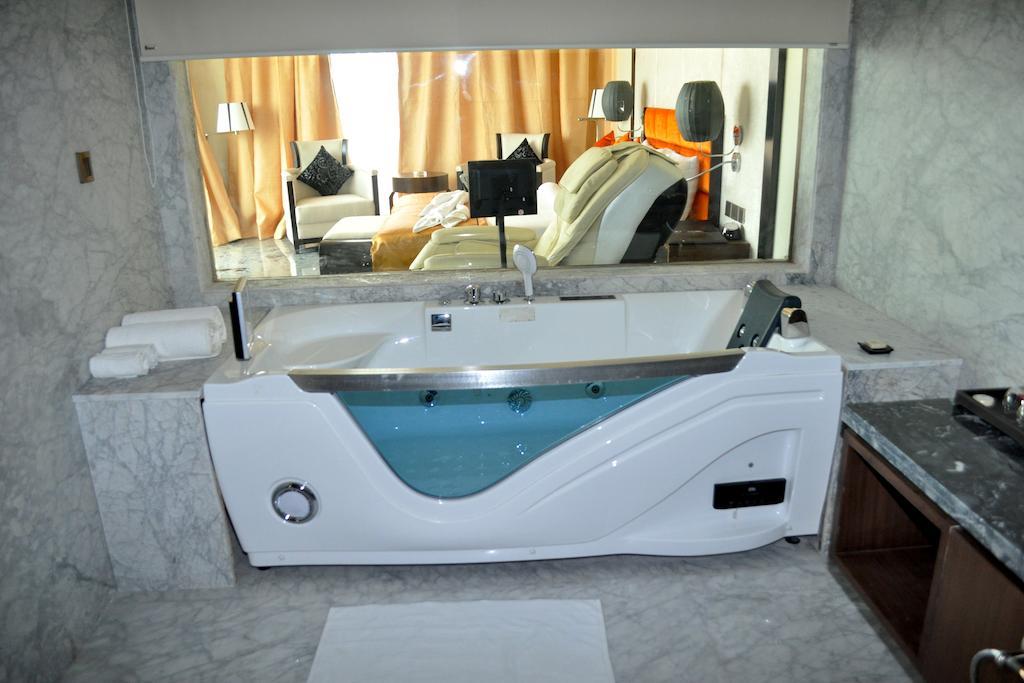 The Panache Hotel Patna  Buitenkant foto